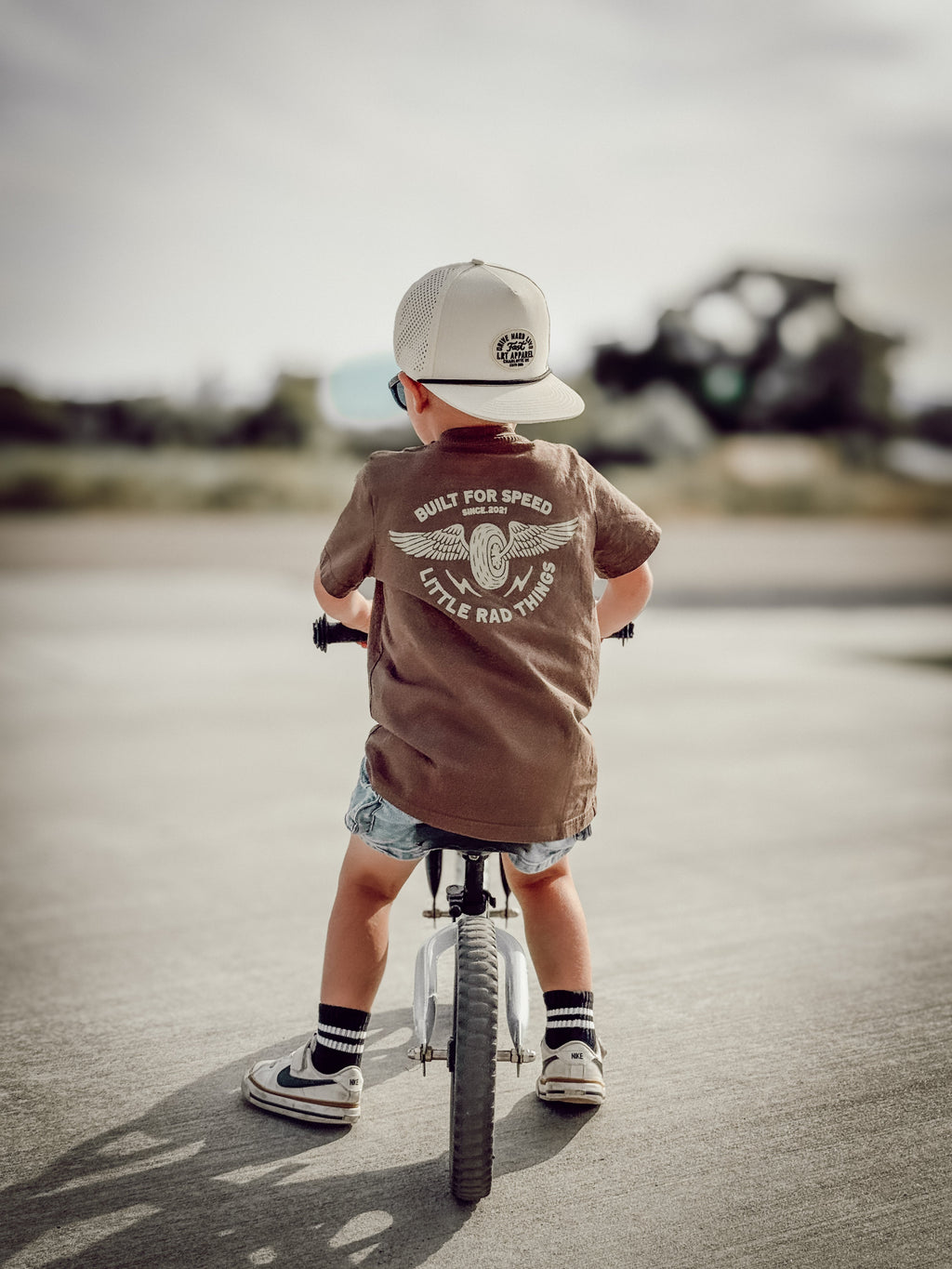 THE WINGED MECHANIC TEE - BROWN